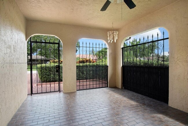 Photo - 525 SE Brookside Terrace