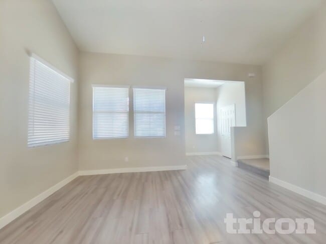 Photo - 2630 E Danbury Rd