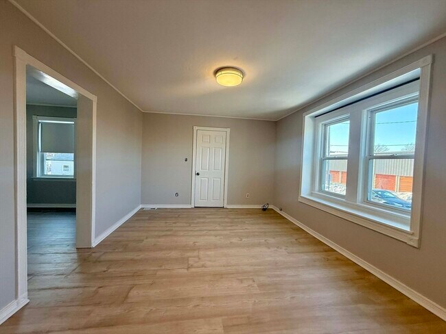 Photo - 141 Alexander Ave