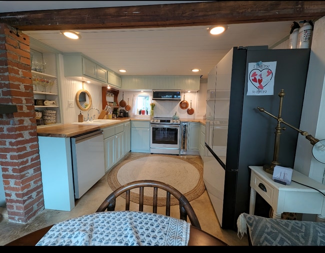 Photo - 403 E 53rd St