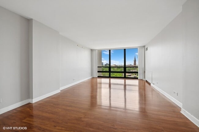 Photo - 1636 N Wells St Unit 1108