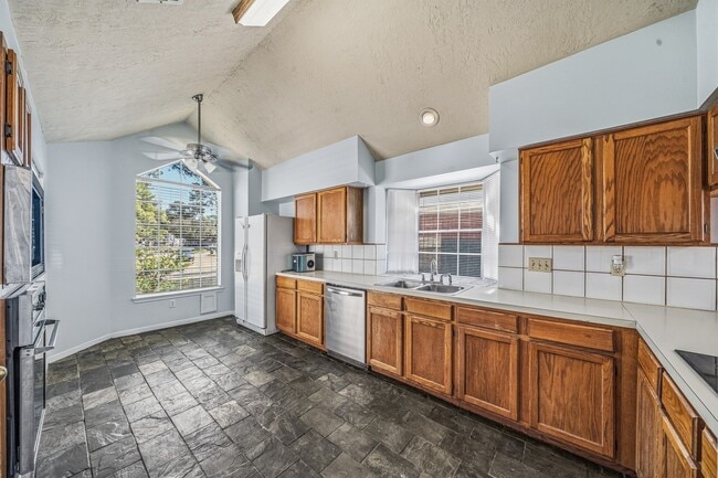 Photo - 15974 Oak Mountain Dr