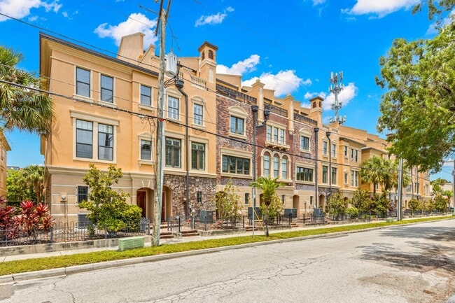 Photo - Beautiful Soho Brownstone - 2228 Soho Bay Ct - Beautiful Soho Brownstone