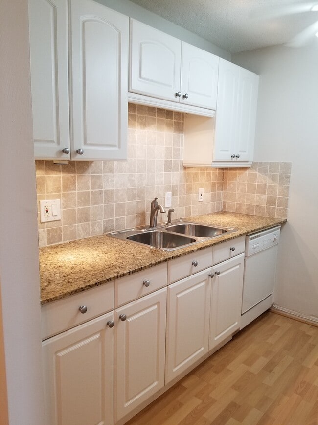 Kitchen - 8450 112th St N Unit 105