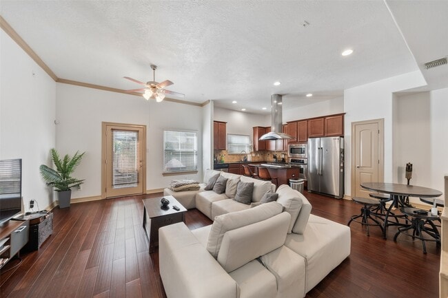 Photo - 911 McKinney Park Ln