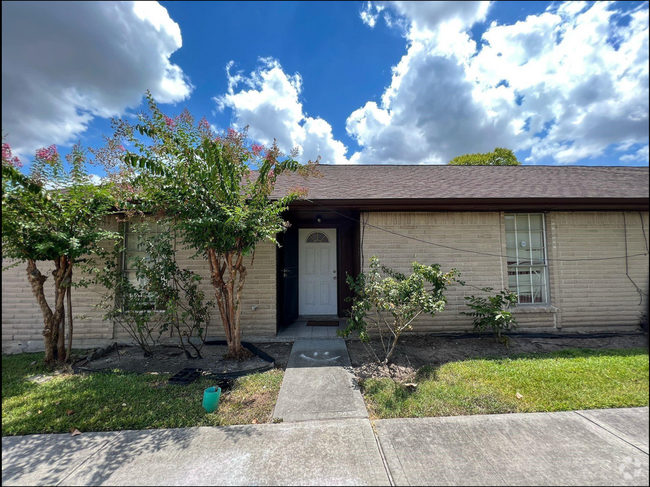 Building Photo - 7247 Cook Rd Rental