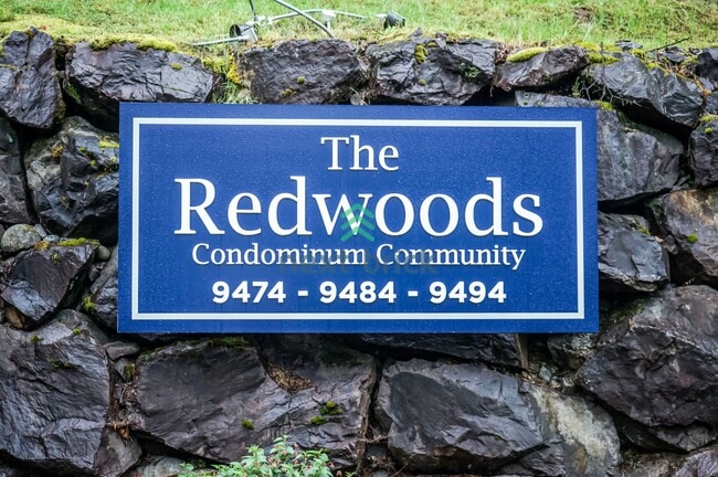 Building Photo - Charming 2 Bedroom 1 Bathroom Condo!