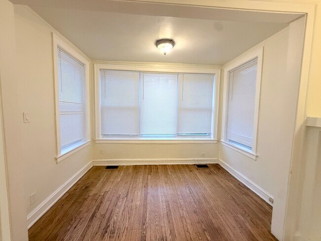 Photo - 7151 S East End Ave Unidad 1