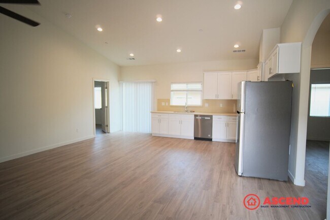 Photo - 8400 Frankie Lou St Unidad 8400 Frankie Lou #B