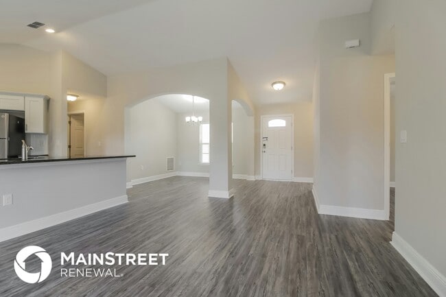 Photo - 417 Athabasca Ct