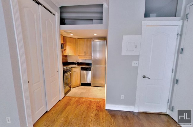 Photo - E 50TH ST. Unit 4A