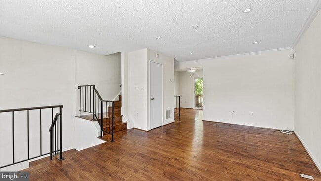 Photo - 8903 Waites Way