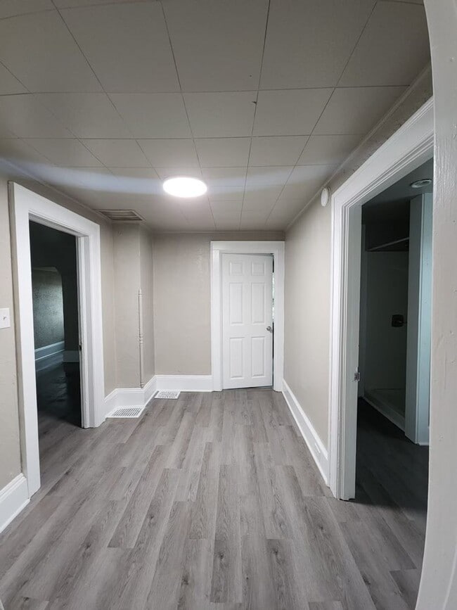 Photo - 702 S Commercial St Unit 109 Division St