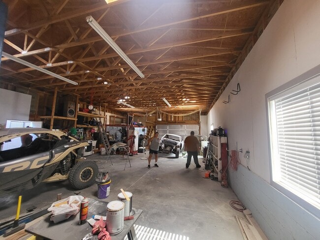 Photo - 2630 E Snavely Ave