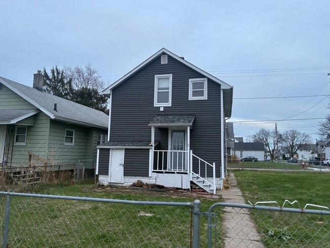 Building Photo - 1305 Mott Ave