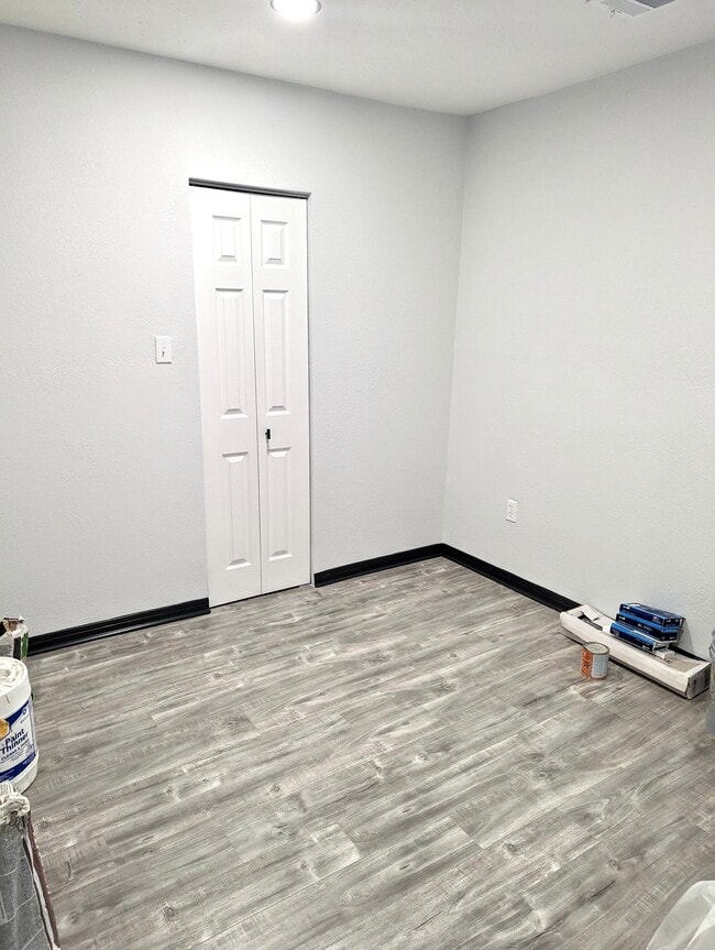 Foto principal - 5810 W Bellfort Ave Unidad Efficiency