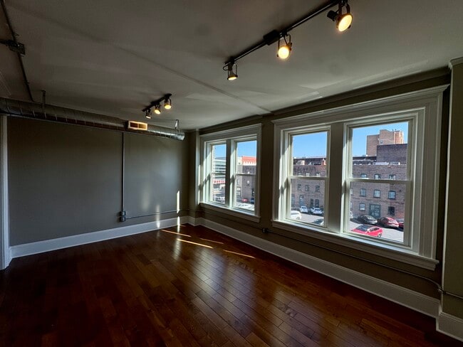 Photo - 92 S Main St Unit 304