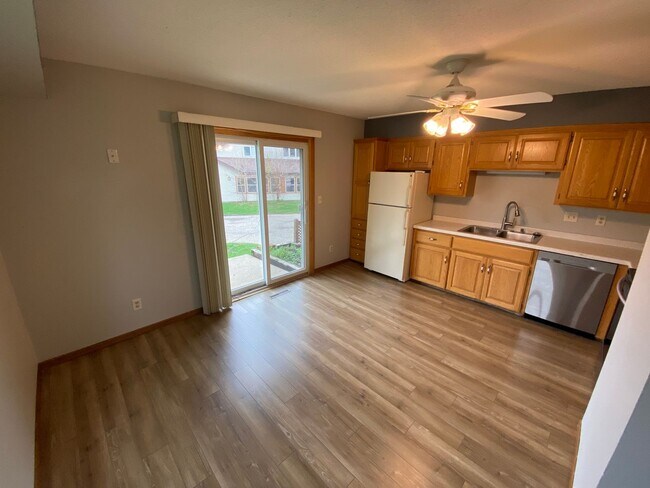 Photo - New Renovated 2br/1ba Townhome in Apple Valley - Ask about our deposit-free move in's with Obligo!