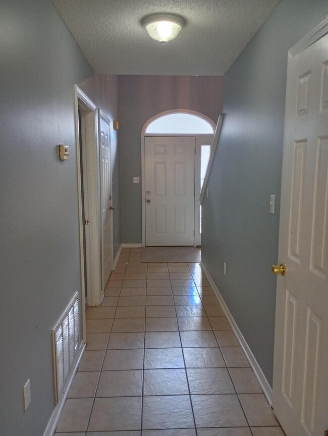 Photo - 129 Noblat Dr