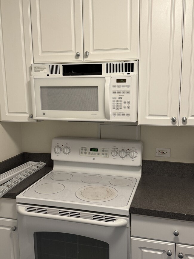 Photo - 10 E Ontario St