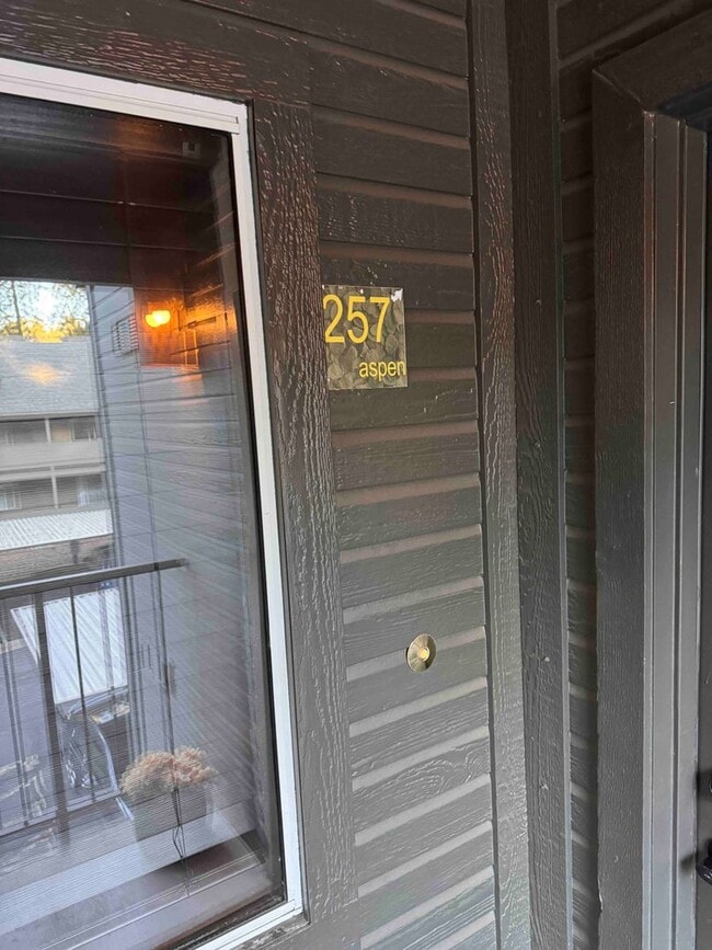 Photo - Furnished Moved In Ready 2nd Story End Unit 1bd/!ba At the Arbors