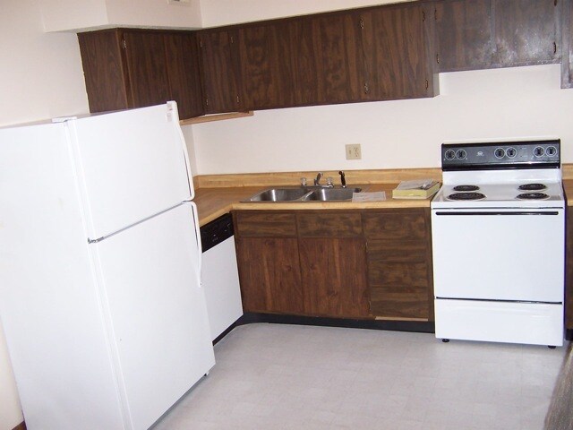 Photo - 2588 Sandbury Blvd