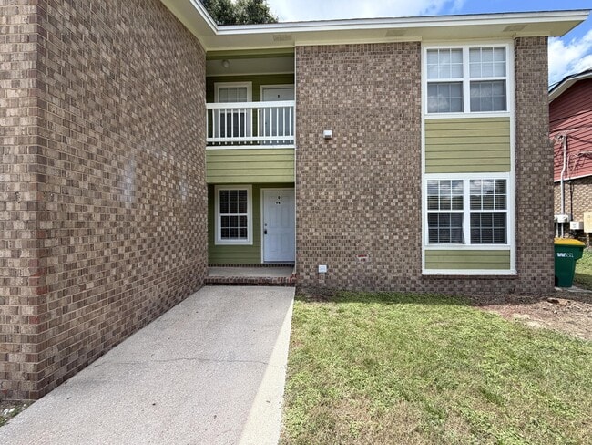 Building Photo - 941 Valley Rd Unit Apt. B