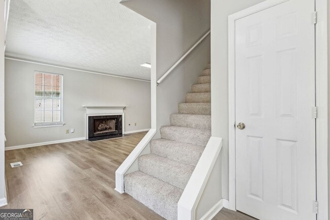 Photo - 525 Abbotts Hill Ln