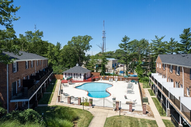 Warson Village Townhomes