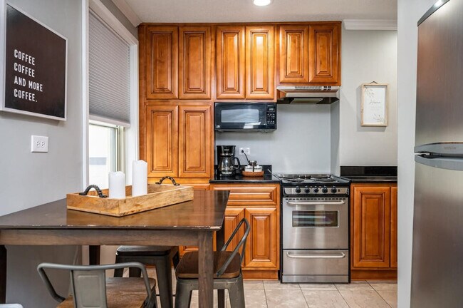 Photo - 300 W Peachtree St NW Unit ID1299392P