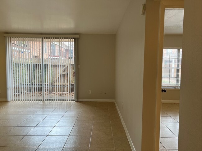 Photo - 2824 Briarhurst Dr Unit 9