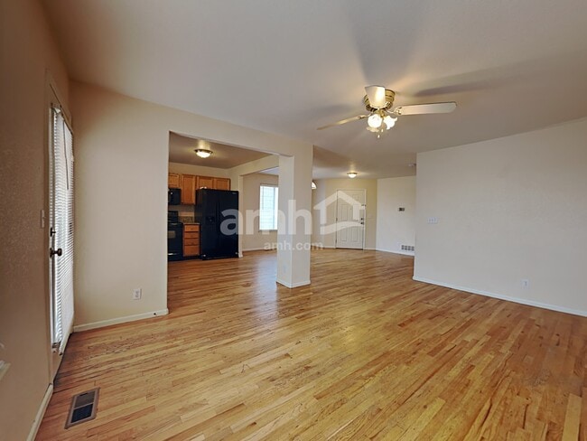 Photo - 582 W 91st Dr