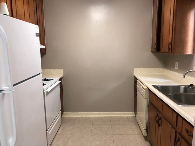 617 Chicopee Ct