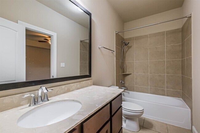 Photo - 6011 Kansas St