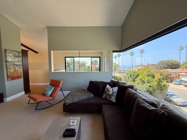 Photo - Unique 4 Bedroom House with OCEAN VIEWS in Sunset Cliffs! Walking Distance to the Beach! Fully Fu...