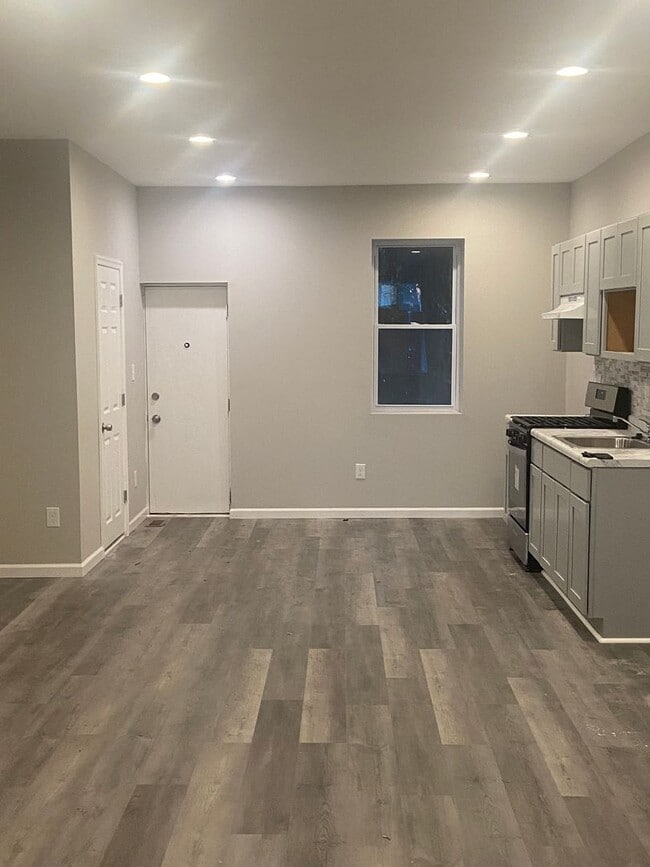 Photo - Remodeled Front Porch Row - Germantown