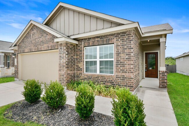 Charming 4-Bedroom Home in Converse with S... - Charming 4-Bedroom Home in Converse with S...