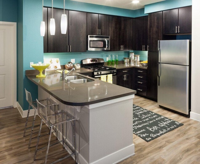 Building Photo - 5945 Linda Vista Rd Unit ID1266120P