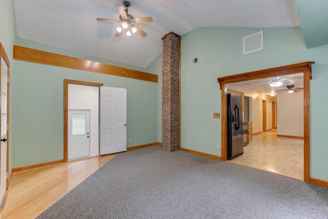 Photo - 128 Mann Dr