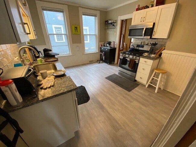 Photo - 1832 N Warren Ave Unit 1834 Warren (lower)