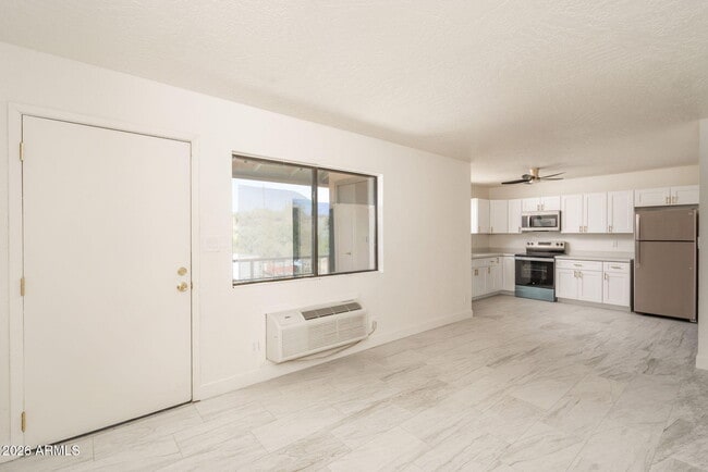 Building Photo - 4224 Canyon Trail Unit C1