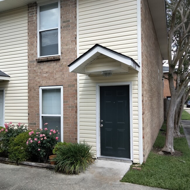 Building Photo - 1718 Brightside Dr Unit a