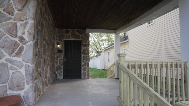 Photo - 66 Notre Dame Ave