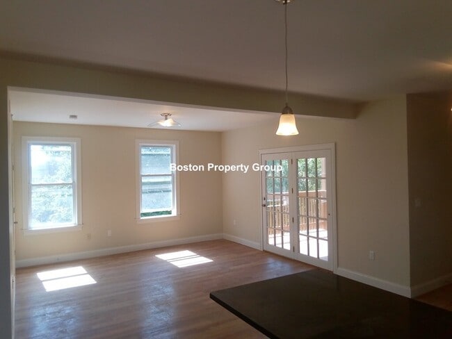 Building Photo - 39 Millmont St Unit 3