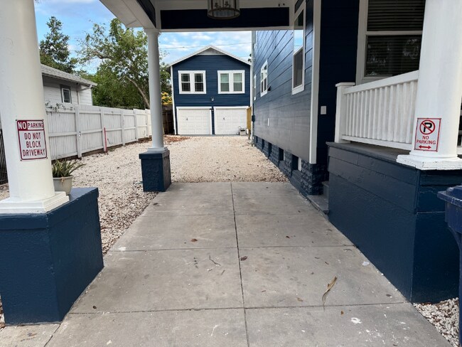 Photo - 803 E James St Unidad A