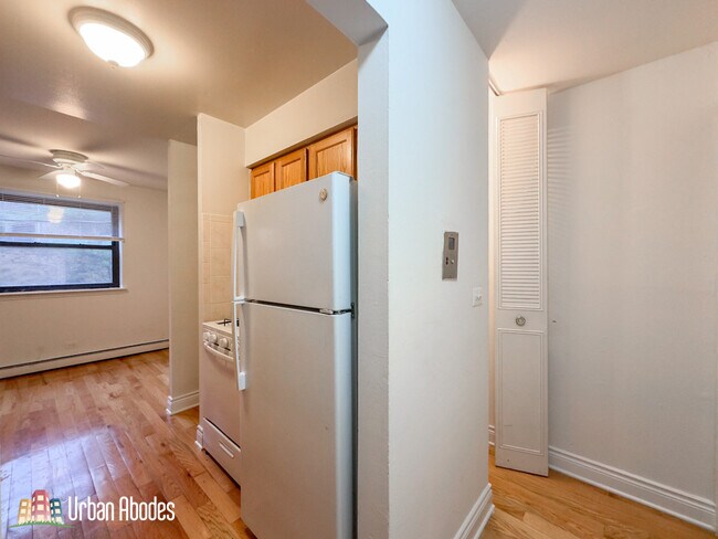 Photo - 516 W Aldine Ave Unit M04B