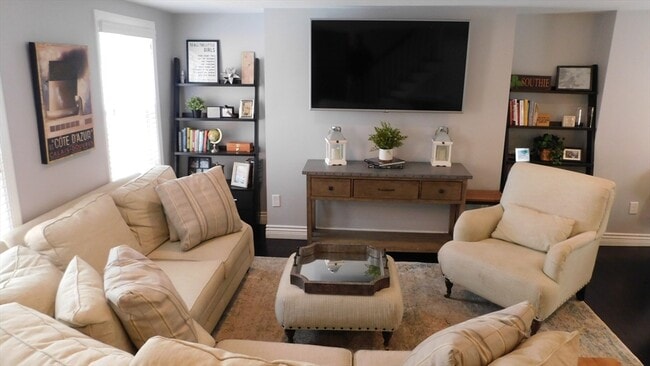 Photo - 215 Bolton St Unit 1