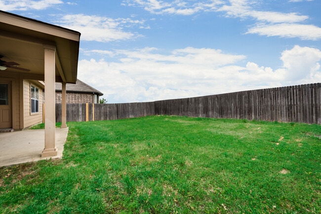 Building Photo - 2116 Hartley Dr