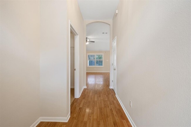 Photo - 2203 Bakers Way