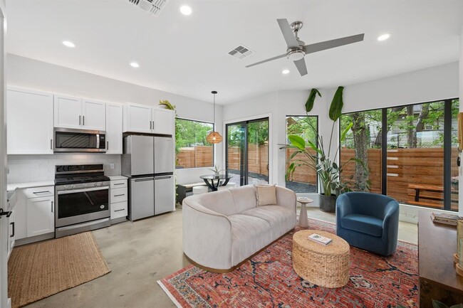 Photo - 1710 Adina St